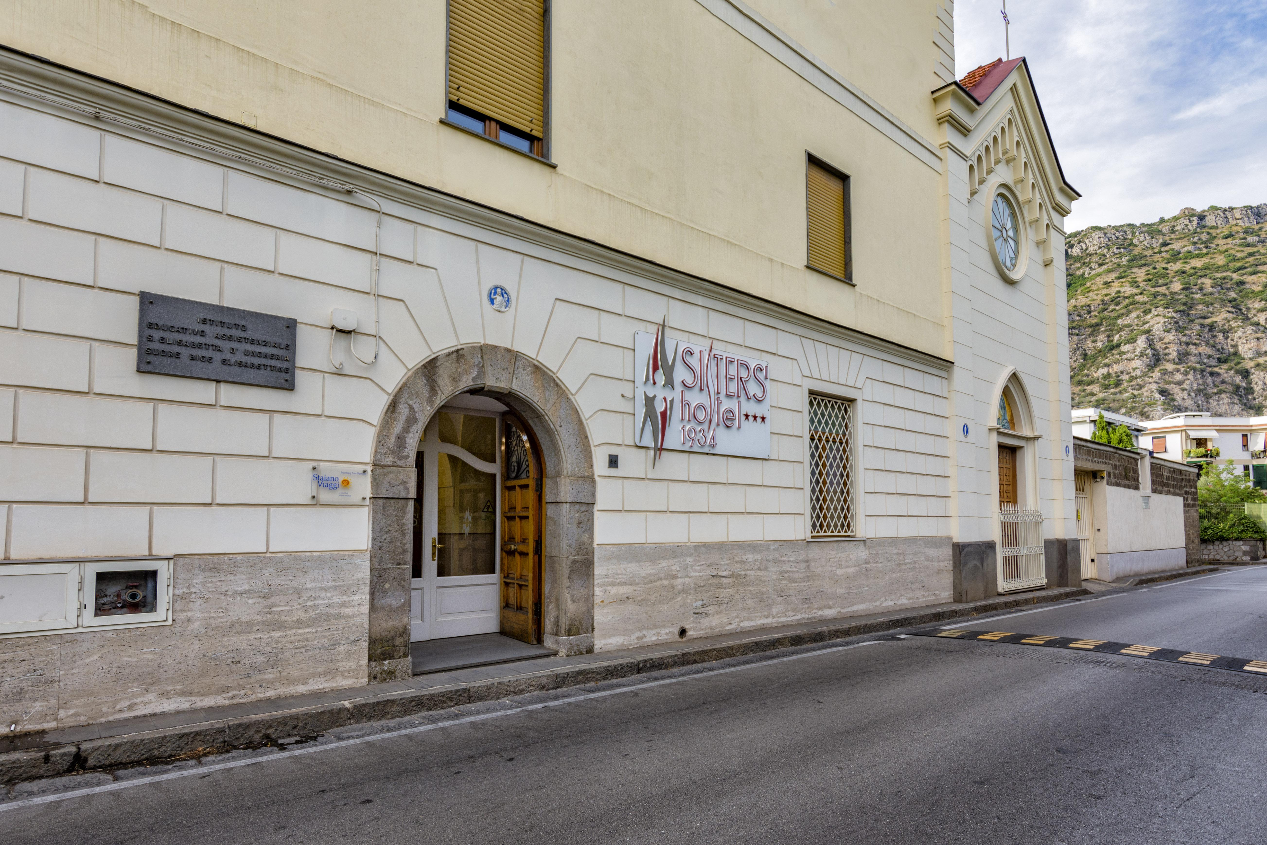 Sisters Hostel Piano di Sorrento Exterior photo