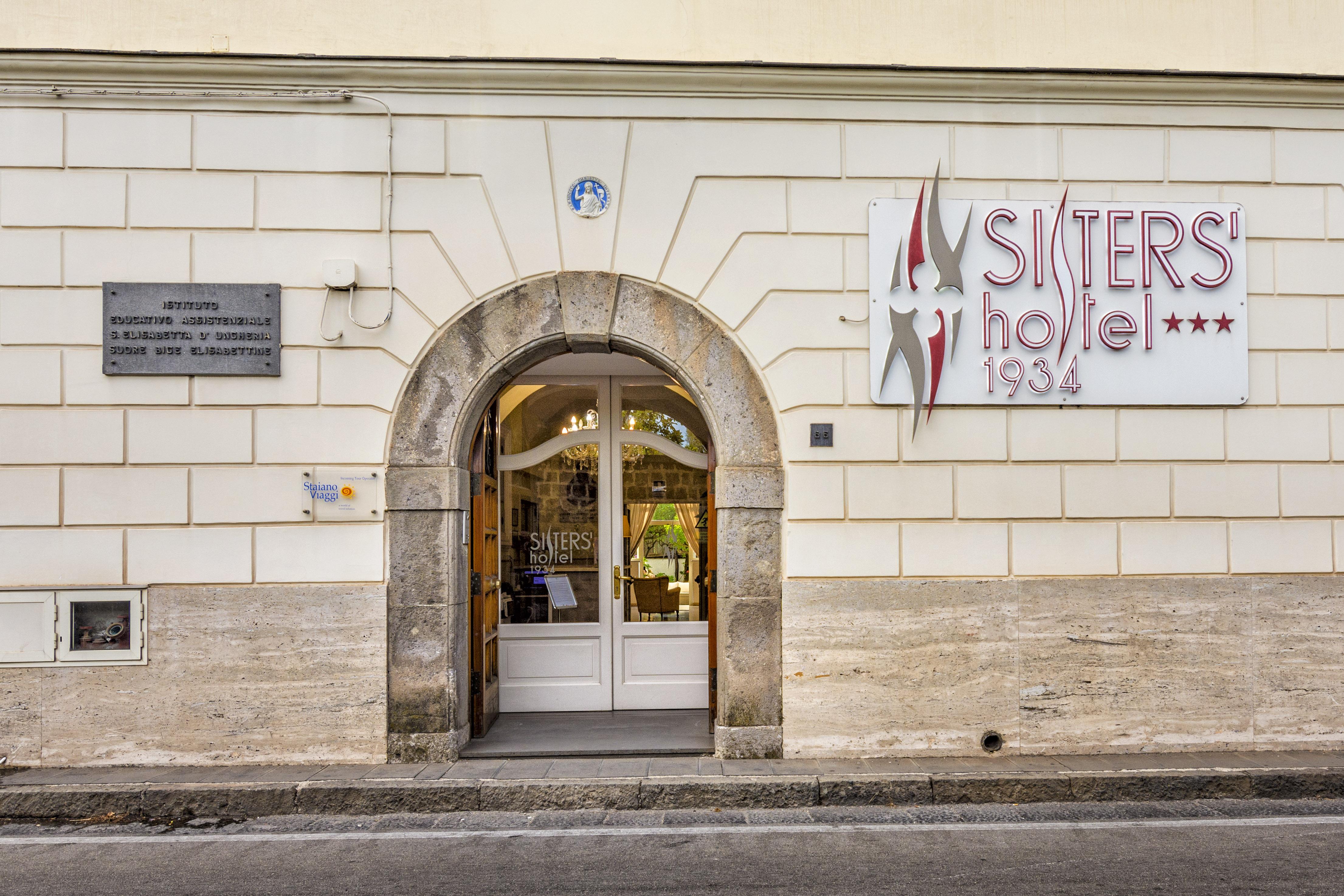 Sisters Hostel Piano di Sorrento Exterior photo